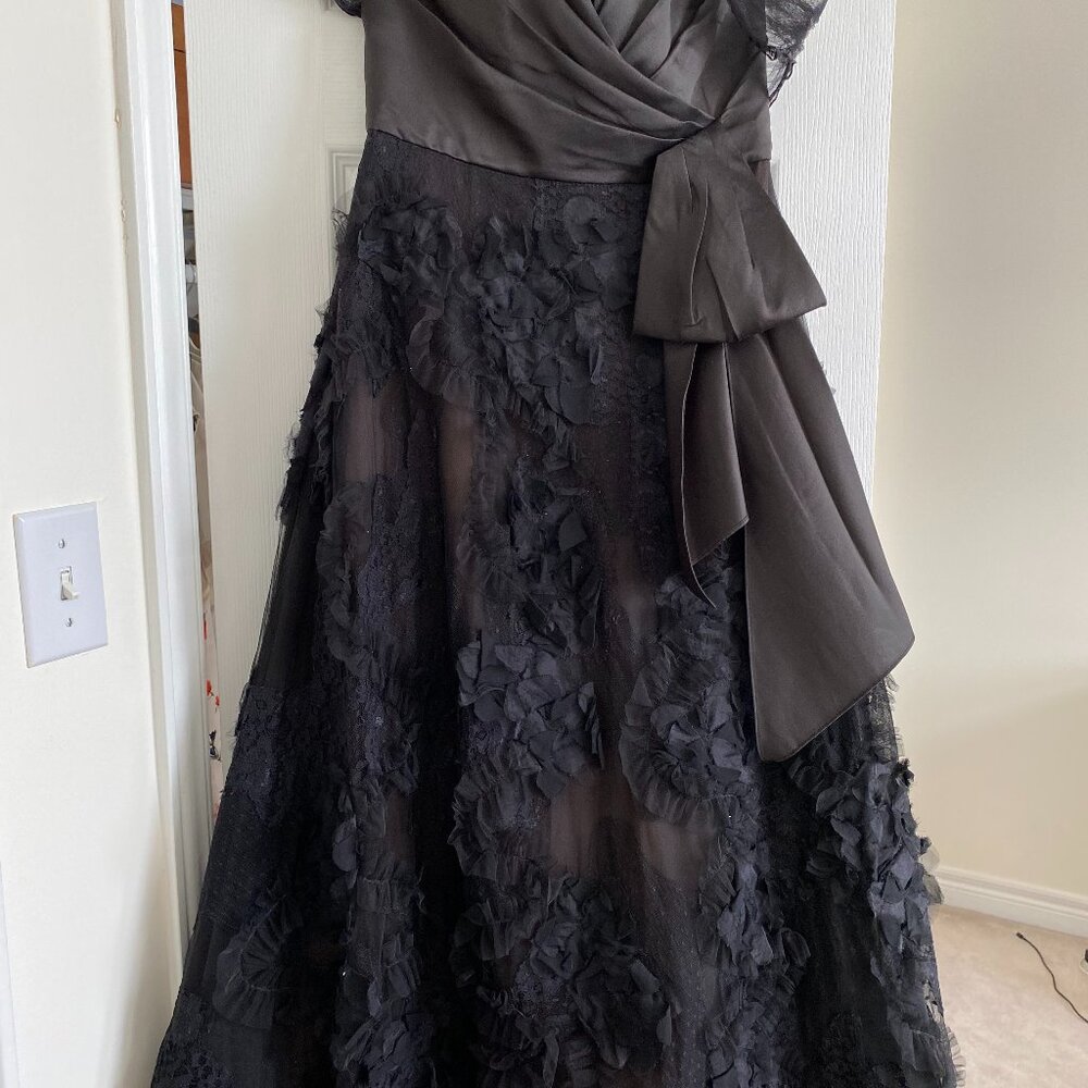 Marchesa Notte size 4 black dress.t